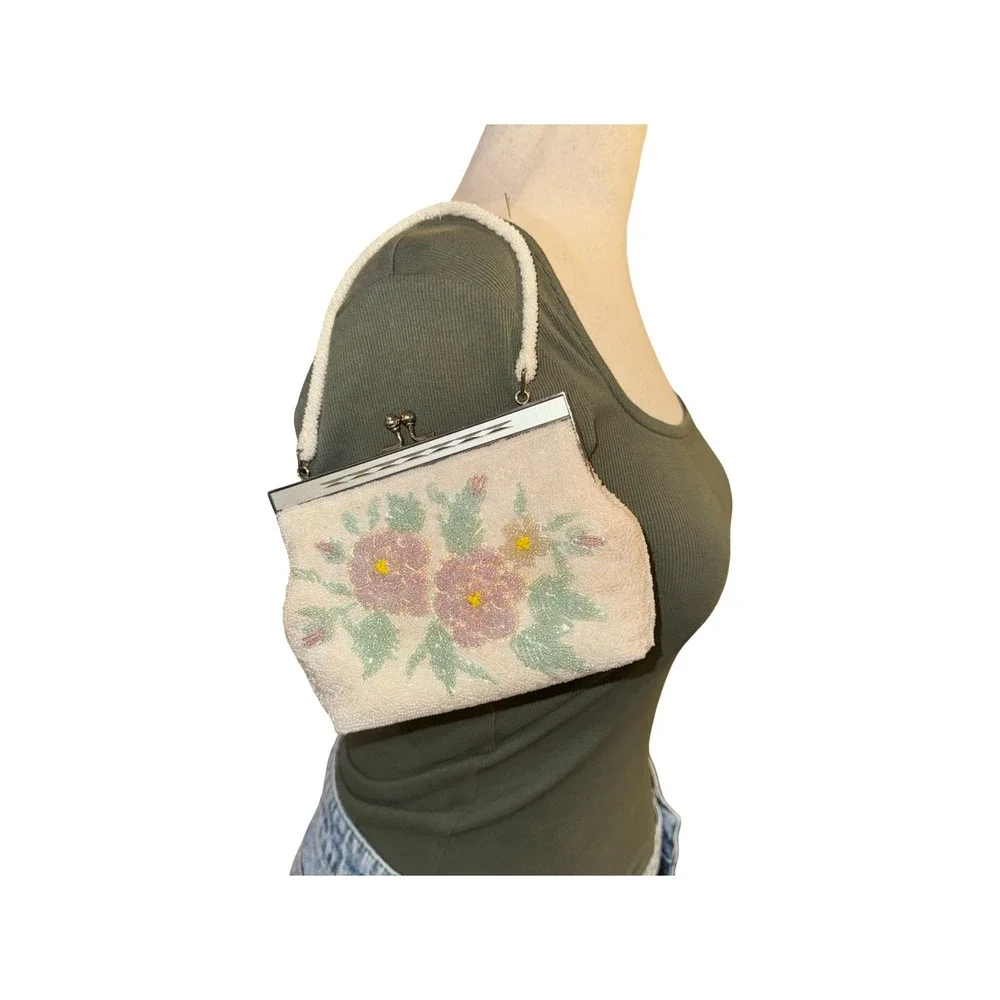 CMC Taiwan Beaded Handbag Womens White 1950s‎ Floral Kiss Lock Evening Bag